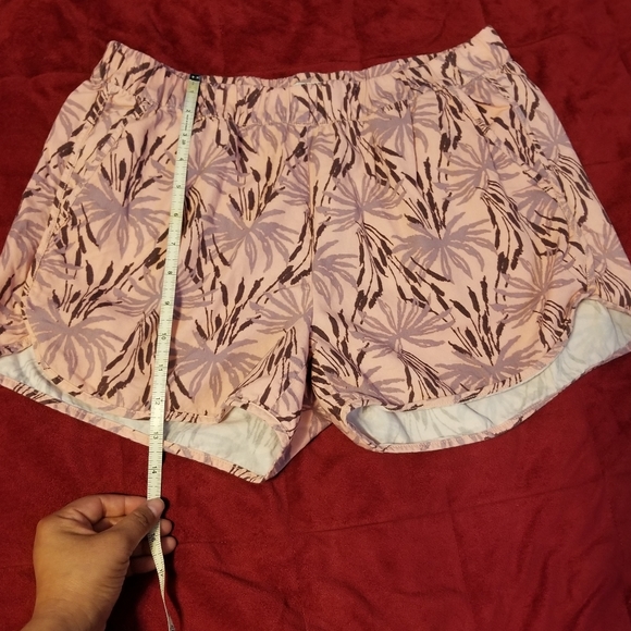 Madewell Short embroidered curved Size S Color Pink - Picture 2 of 9